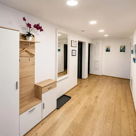Aldrans With 3 Bedrooms Appartement *